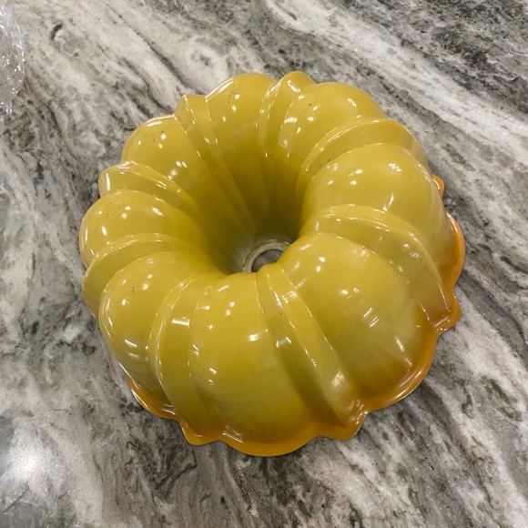 Vintage Nordicware 12 Cup Aluminum Bundt Fluted - Picture 5 of 8